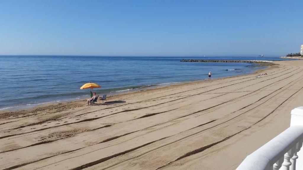 The Prestige Torrevieja Atico Con Barbecoa Apartman Kültér fotó